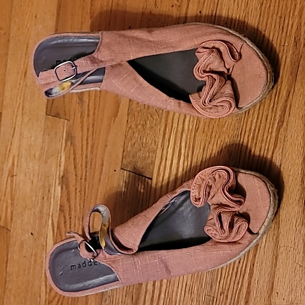 Madden Girl pink wedges